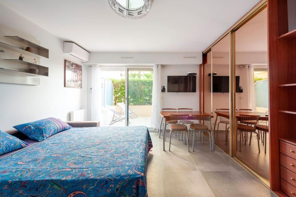 Superbe Studio Avec Terrasse En Front De Mer Menton Exteriör bild