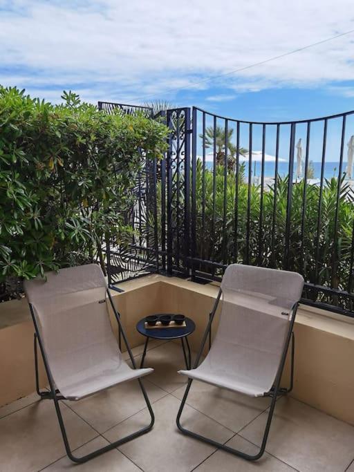 Superbe Studio Avec Terrasse En Front De Mer Menton Exteriör bild