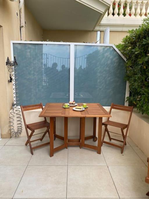 Superbe Studio Avec Terrasse En Front De Mer Menton Exteriör bild