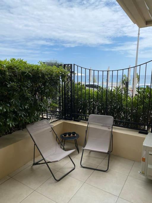 Superbe Studio Avec Terrasse En Front De Mer Menton Exteriör bild
